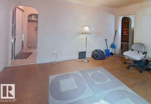 11345 93 Street, Edmonton, AB - Indoor