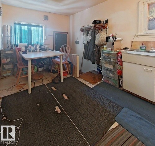 11345 93 Street, Edmonton, AB - Indoor