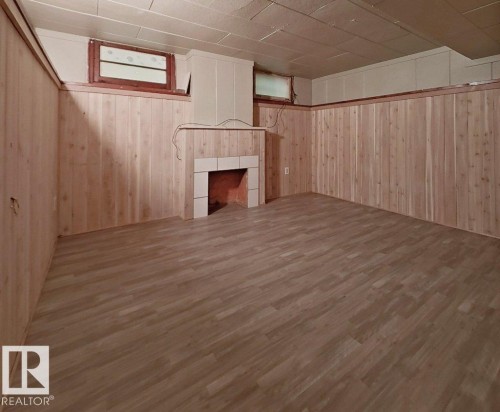 11345 93 Street, Edmonton, AB - Indoor Photo Showing Other Room