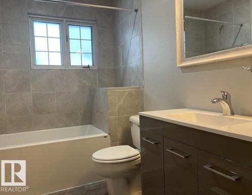 Edmonton, AB - Indoor Photo Showing Bathroom