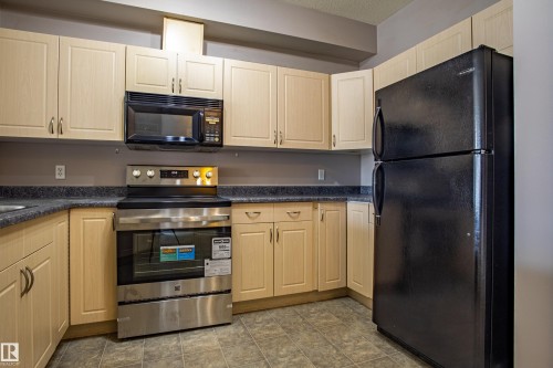 326 4304 139 Avenue, Edmonton, AB - Indoor Photo Showing Kitchen With Stainless Steel Kitchen