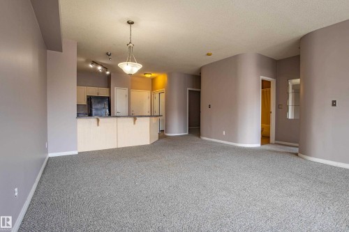 326 4304 139 Avenue, Edmonton, AB - Indoor Photo Showing Kitchen