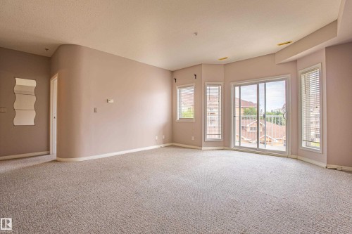 326 4304 139 Avenue, Edmonton, AB - Indoor Photo Showing Other Room