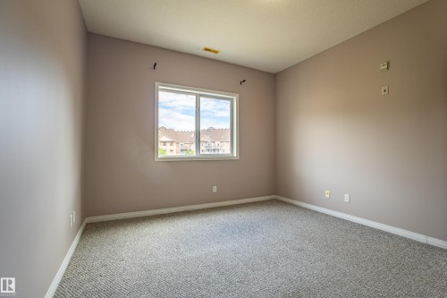 326 4304 139 Avenue, Edmonton, AB - Indoor Photo Showing Other Room