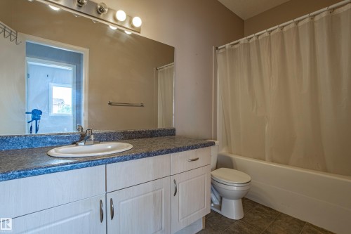 326 4304 139 Avenue, Edmonton, AB - Indoor Photo Showing Bathroom
