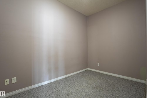 326 4304 139 Avenue, Edmonton, AB - Indoor Photo Showing Other Room
