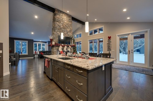 231 75 Street, Edmonton, AB - Indoor Photo Showing Kitchen