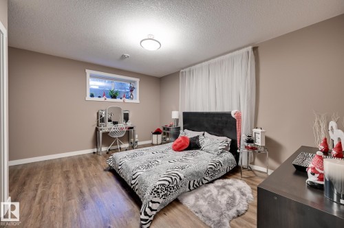 231 75 Street, Edmonton, AB - Indoor Photo Showing Bedroom