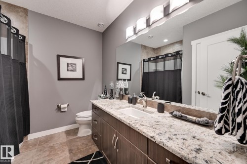 231 75 Street, Edmonton, AB - Indoor Photo Showing Bathroom