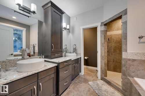 231 75 Street, Edmonton, AB - Indoor Photo Showing Bathroom