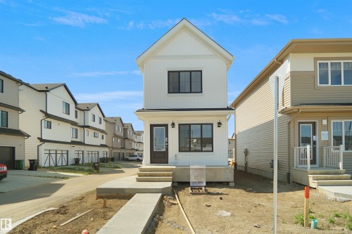 4362 Kinglet Drive  Edmonton, AB T5S 0T1