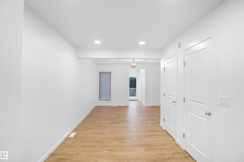4362 Kinglet Drive, Edmonton, AB - Indoor Photo Showing Other Room