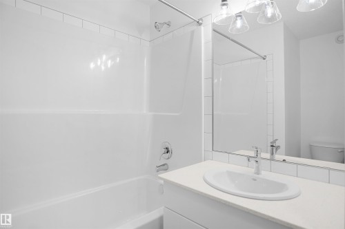4362 Kinglet Drive, Edmonton, AB - Indoor Photo Showing Bathroom