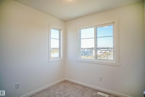 4189 Kinglet Drive, Edmonton, AB - Indoor Photo Showing Other Room