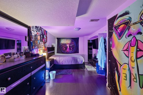 6014 120 Avenue, Edmonton, AB - Indoor Photo Showing Bedroom