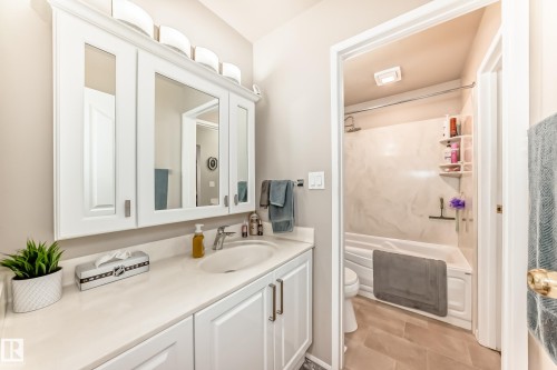 229 Warwick Road, Edmonton, AB - Indoor Photo Showing Bathroom