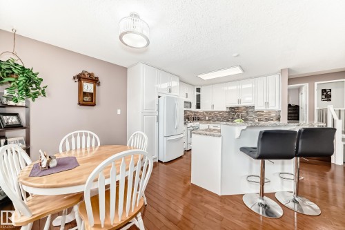 229 Warwick Road, Edmonton, AB - Indoor Photo Showing Dining Room