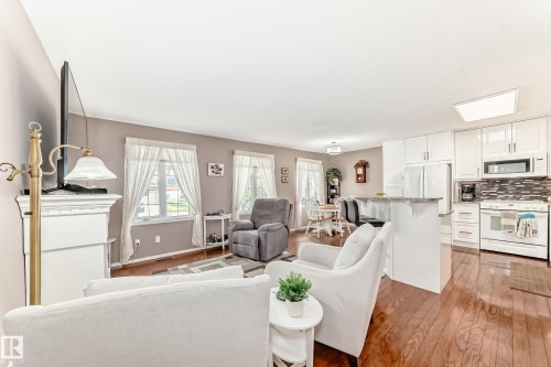 229 Warwick Road, Edmonton, AB - Indoor