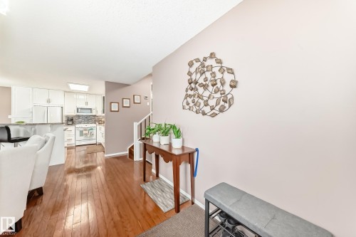 229 Warwick Road, Edmonton, AB - Indoor Photo Showing Other Room