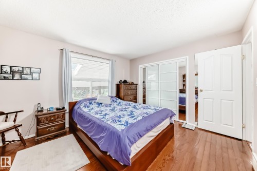 229 Warwick Road, Edmonton, AB - Indoor Photo Showing Bedroom