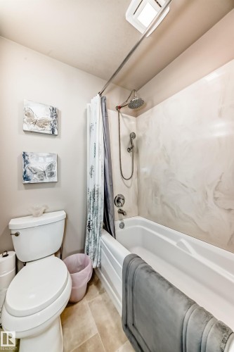 229 Warwick Road, Edmonton, AB - Indoor Photo Showing Bathroom
