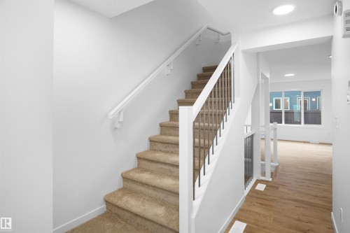 29 1430 Aster Way, Edmonton, AB - Indoor Photo Showing Other Room