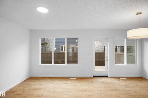29 1430 Aster Way, Edmonton, AB - Indoor Photo Showing Other Room
