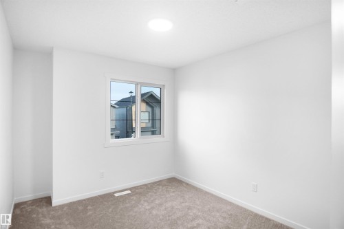 29 1430 Aster Way, Edmonton, AB - Indoor Photo Showing Other Room