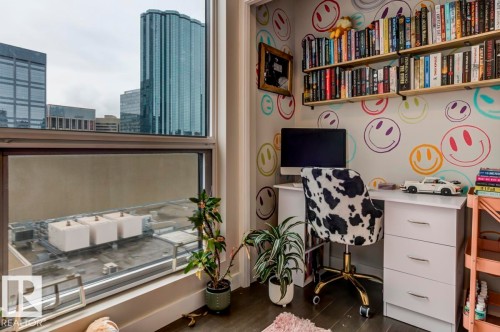 1201 10238 103 Street, Edmonton, AB - Indoor