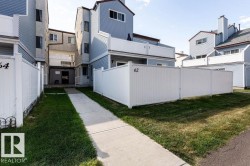 62 Lancaster Terrace NW  Edmonton, AB T5X 5S4