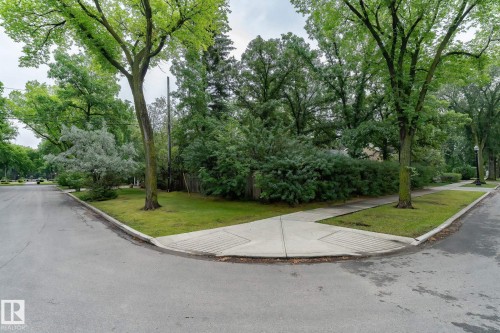 10235 134 Street Nw, Edmonton, AB 