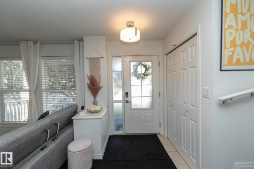 7409 22 Ave, Edmonton, AB - Indoor Photo Showing Other Room