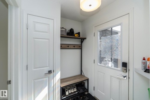 7409 22 Ave, Edmonton, AB - Indoor Photo Showing Other Room