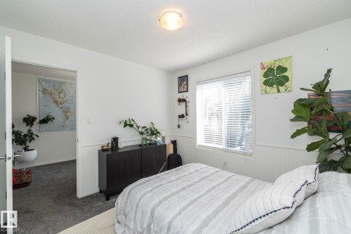 7409 22 Ave, Edmonton, AB - Indoor Photo Showing Bedroom