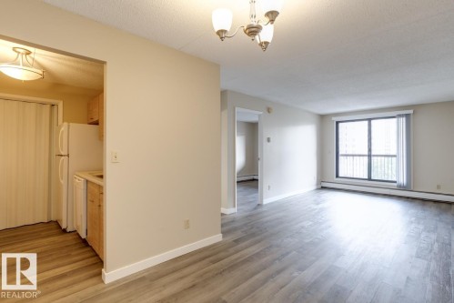 707 9917 110 Street, Edmonton, AB - Indoor
