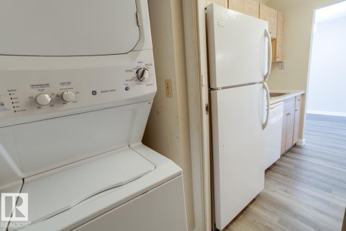 707 9917 110 Street, Edmonton, AB - Indoor Photo Showing Laundry Room