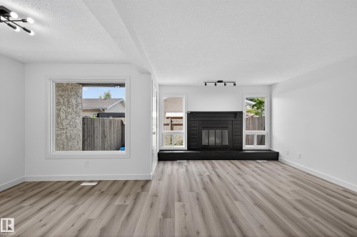 17136 100 Street, Edmonton, AB - Indoor Photo Showing Living Room With Fireplace