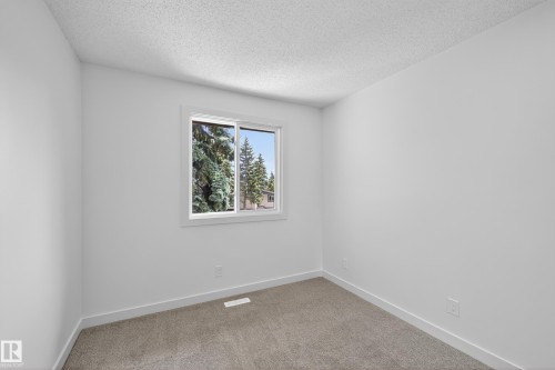 17136 100 Street, Edmonton, AB - Indoor Photo Showing Other Room