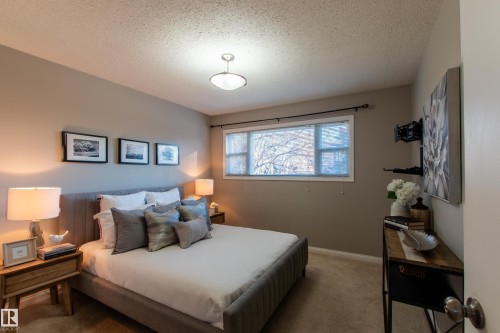 8916 148 Street, Edmonton, AB - Indoor Photo Showing Bedroom