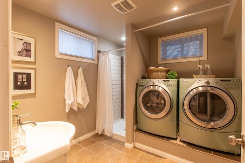 8916 148 Street, Edmonton, AB - Indoor Photo Showing Laundry Room