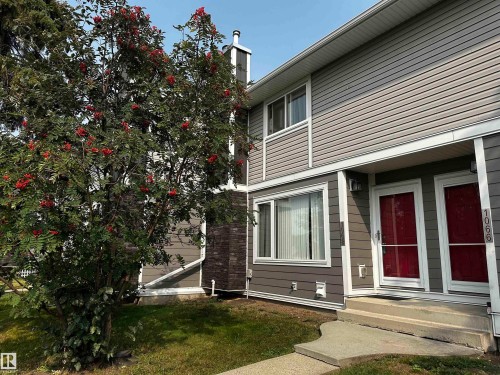 1068 LAKEWOOD Road N  Edmonton, AB T6K 3T7