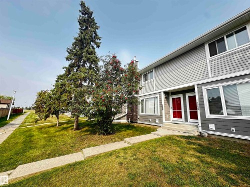 1068 Lakewood Road N, Edmonton, AB - Outdoor