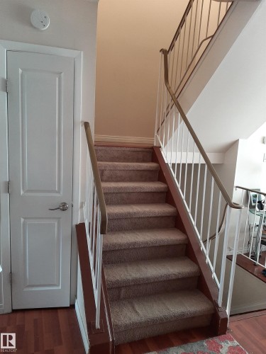 1068 Lakewood Road N, Edmonton, AB - Indoor Photo Showing Other Room