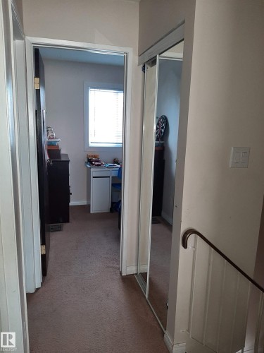 1068 Lakewood Road N, Edmonton, AB - Indoor