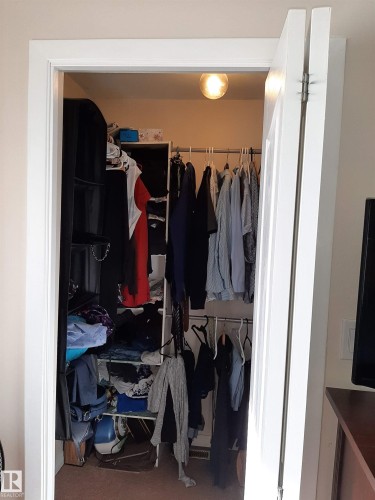 1068 Lakewood Road N, Edmonton, AB - Indoor With Storage