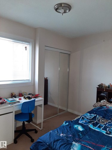 1068 Lakewood Road N, Edmonton, AB - Indoor Photo Showing Bedroom