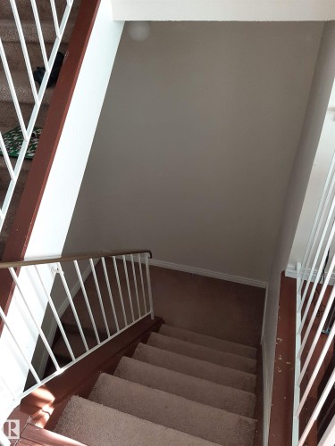 1068 Lakewood Road N, Edmonton, AB - Indoor Photo Showing Other Room