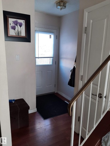 1068 Lakewood Road N, Edmonton, AB - Indoor Photo Showing Other Room