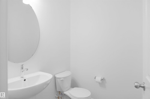 2128 210 Street, Edmonton, AB - Indoor Photo Showing Bathroom