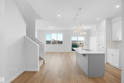 2124 210 Street, Edmonton, AB - Indoor Photo Showing Kitchen